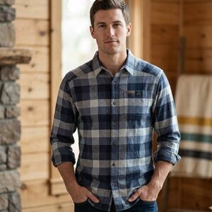 Columbia Flannel Button Down Shirt Cornell Woods Men’s S Blue Stretch Cotton New